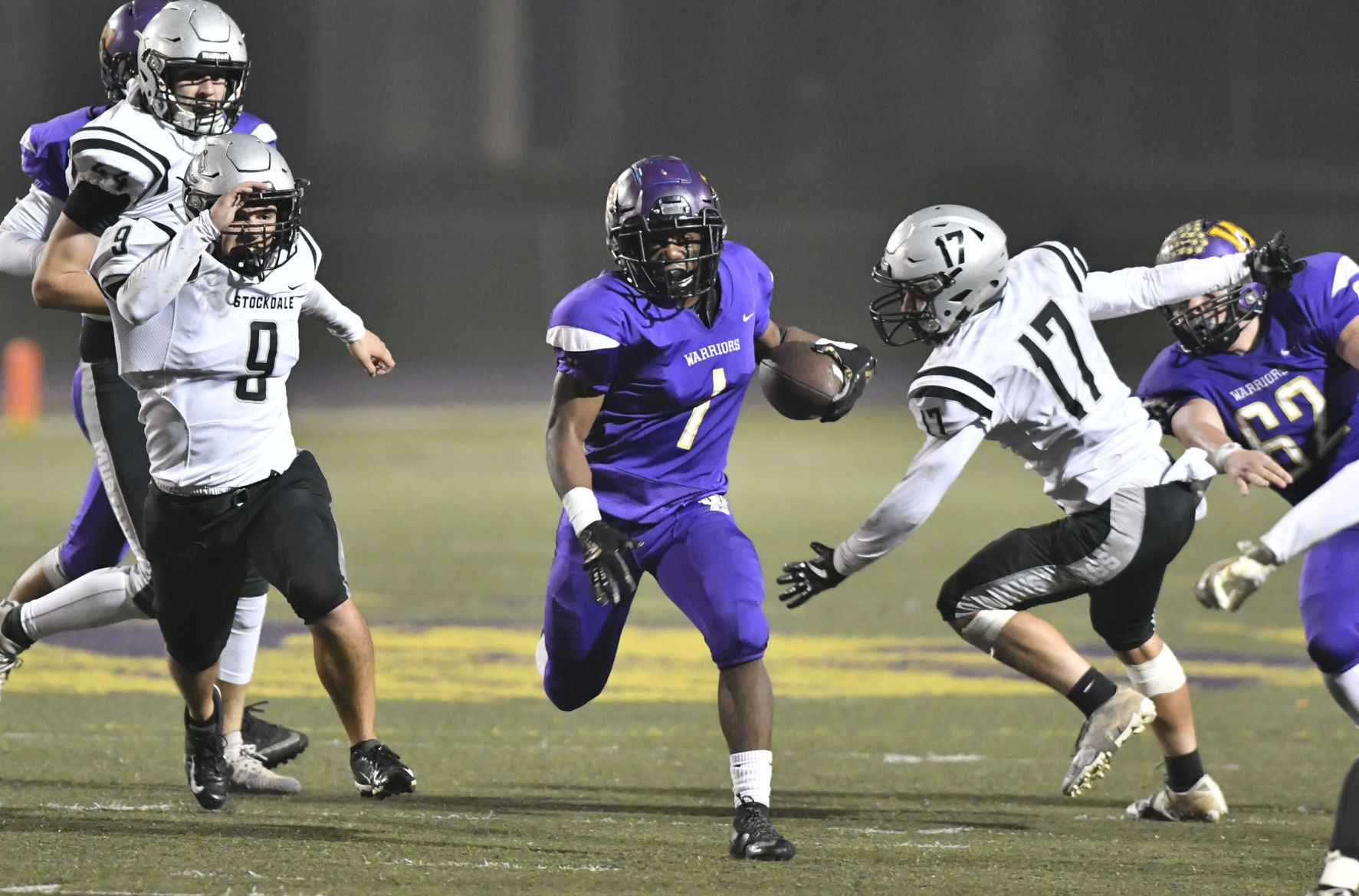 111618 Stockdale Righetti football 10.jpg